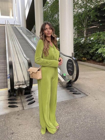 اطقم ملابس نسائية