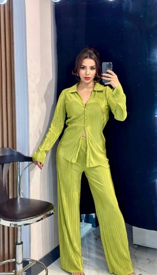 اطقم ملابس نسائية