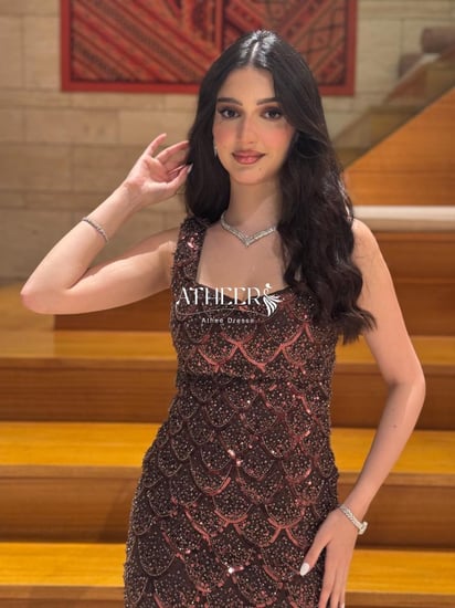فستان سهرة بني
