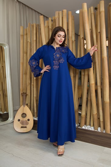 جلابية رمضانية مطرزة بنعومة أنثوية من ريڤــان