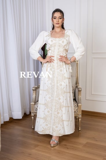 جلابية مطرّز بطابع تراثي أنيق