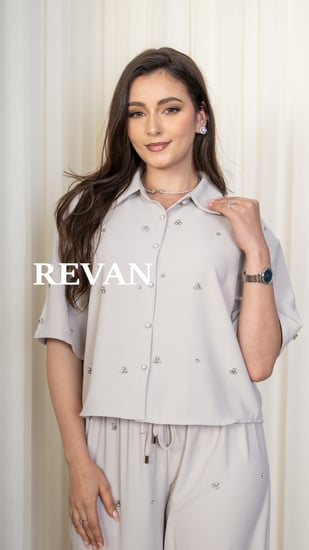 طقم كاجوال أنيق بتفاصيل ناعمة