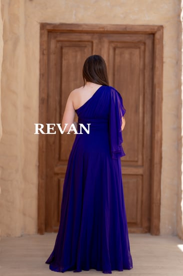 فستان طويل شيفون ون شولدر