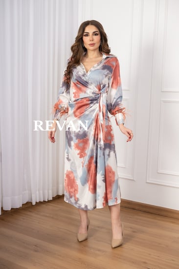 فستان بلمسات فنية أنيقة