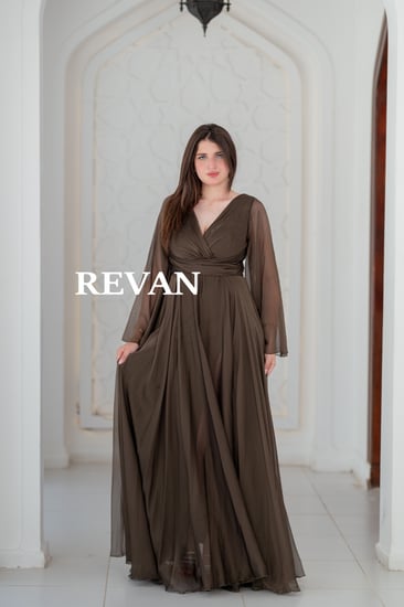 فستان شيفون بأكمام طويلة وقصة كسرات ناعمة