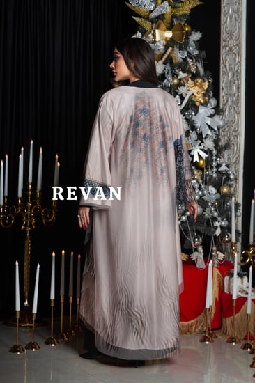 بشت بطابع فني وتصميم استثنائي