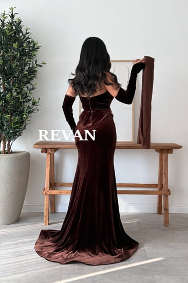 فستان مخملي فاخر  بلمسة ملكية وتطريز كريستالي