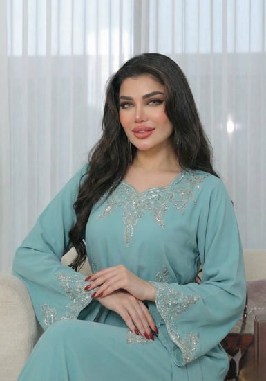 جلابية رمضانية أنيقة بحزام ناعم من ريڤــان