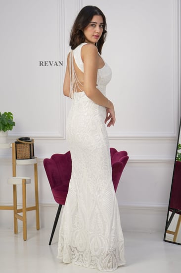 فستان لون بحري سهرة بتطريز ترتر ومزين بالخرز الفخم