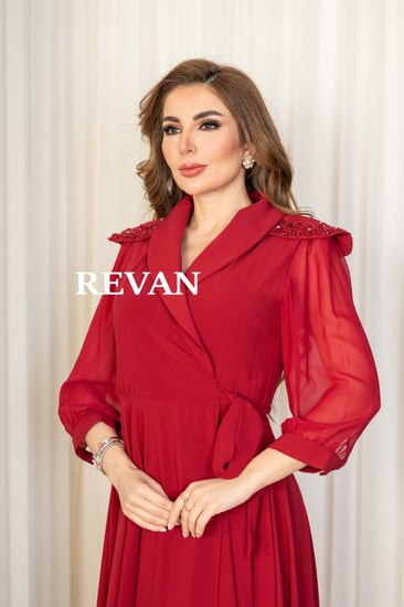 فستان أنيق بتصميم كلاسيكي فخم