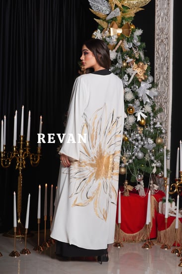 بشت مميز بتفاصيل أنيقة وتصميم ملفت