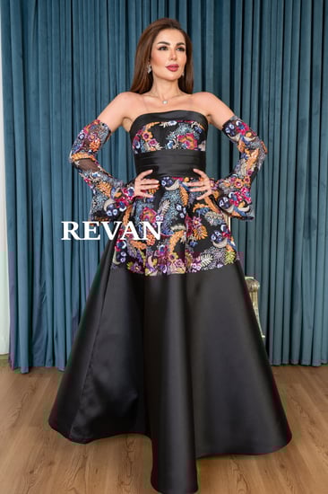 فستان سهرة فخم مطرّز بأكمام منفصلة