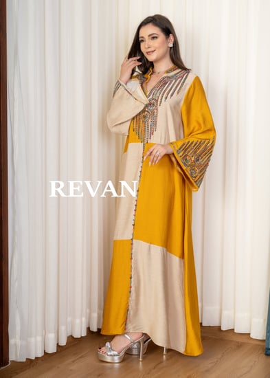 جلابية فاخرة بتطريز يدوي وتصميم تراثي