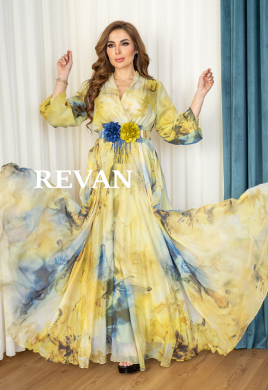 فستان ملكي بتصميم فاخر ولمسات راقية