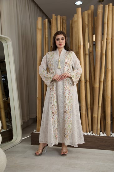 جلابية رمضانية فاخرة بتطريز تراثي أنيق من ريڤــان