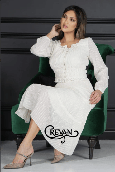 طقم أنيق من قطعتين لإطلالة مميزة