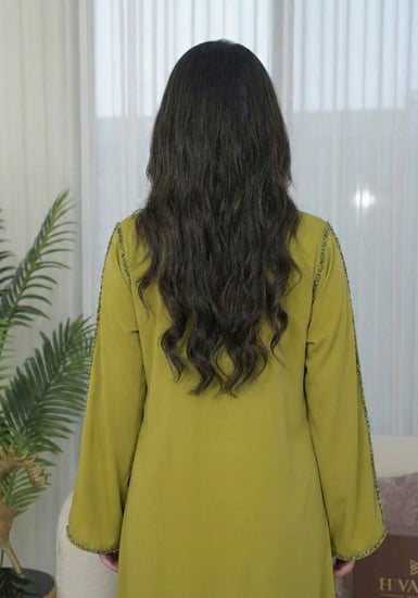 جلابية رمضانية فاخرة مطرزة بقصة انسيابية من ريڤــان