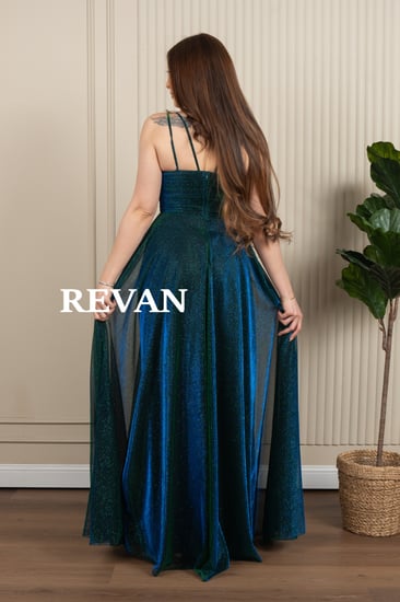 فستان سهرة طويل بتصميم أنيق وبريق ساحر