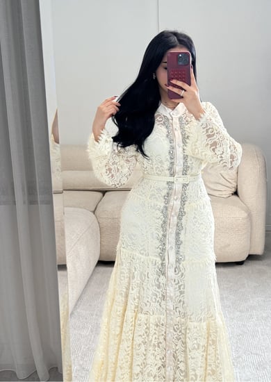 فستان عيد فاخر بحزام أنيق  أنوثة راقية بتفاصيل ملكية من ريڤــان