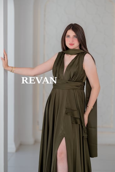 فستان سهرة ملكي بطيات جانبية وقصة واسعة+شال