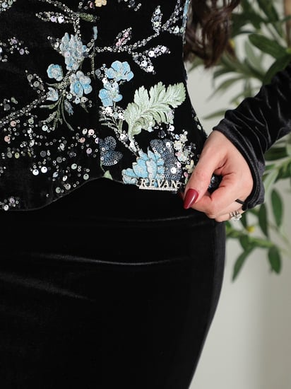 فستان سهرة بتصميم كورسيه مع أكمام منفصلة من ريڤــان