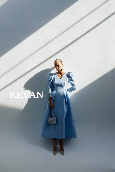 فستان تفته لف سماوي مطرز من ريفان