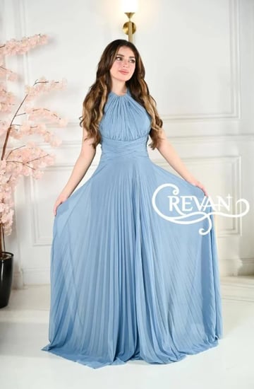 فستان سهرة أحمر بستايل هالتر كلاسيكي