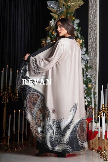 بشت بنقشات فنية وتصميم مميز