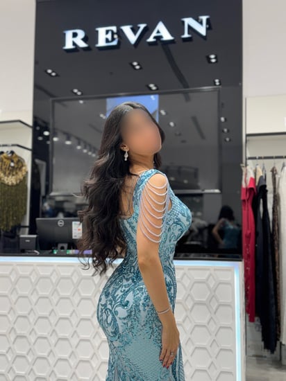 فستان سهرة مطرز فاخر من ريڤــان