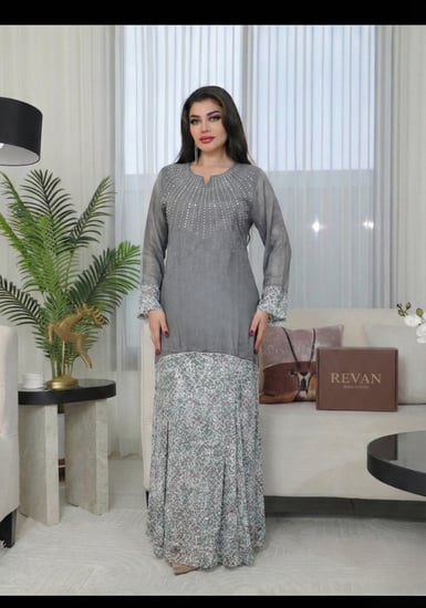 جلابية رمضانية بتطريز ناعم وقصة مريحة من ريڤــان