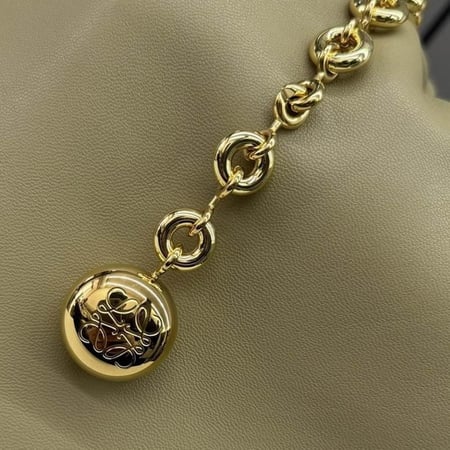 Loewe Medium Squeeze bag