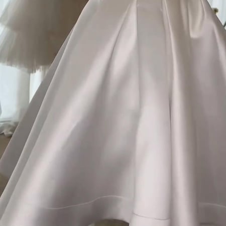 فستان انيق باطراف لولو