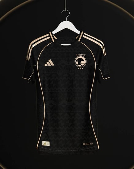 تيشيرت المنتخب تصميم خاص