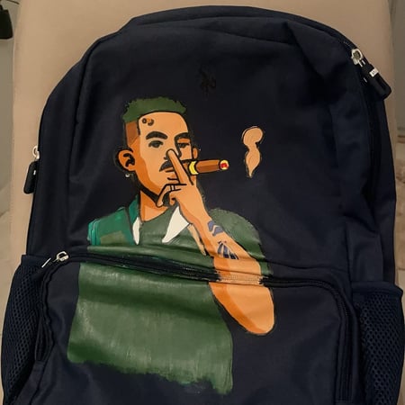 شنطة ظهر جالينو رسم يد