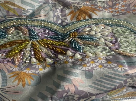 مخور حرير ايطالي شغل شك يدوي