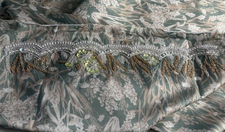 مخور حرير ايطالي شغل شك يدوي