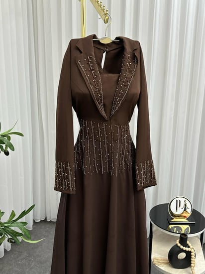 فستان موكا سهره تطريز شك يدوي