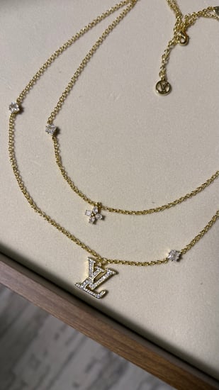 سلسال LOUIS VUITTON ذهبي