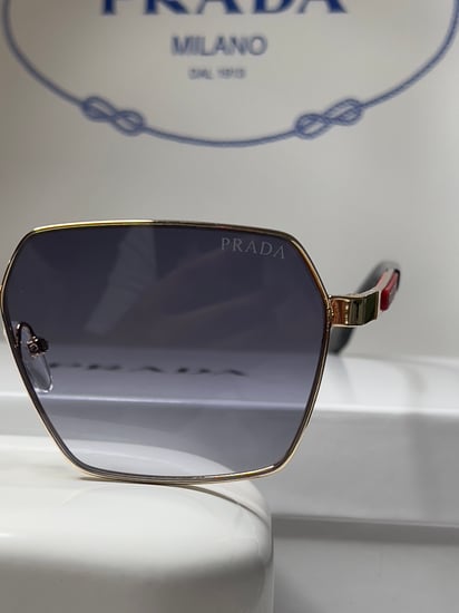 نظارة PRADA أطار ذهبي