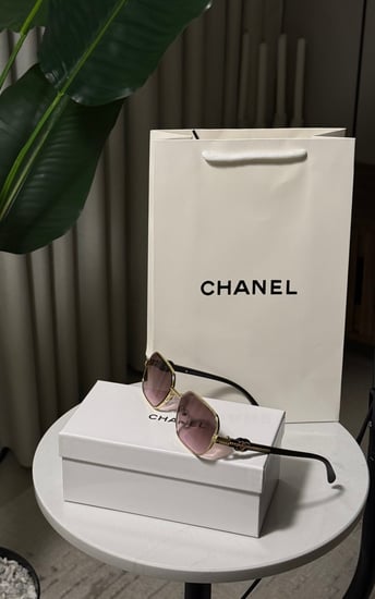 نظارة CHANEL عدسة وردي مدرج