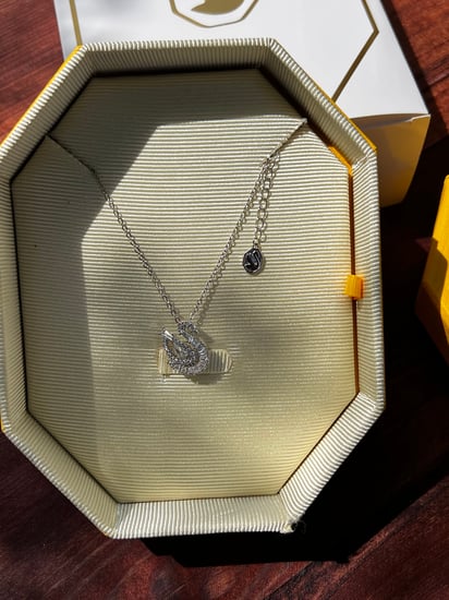 سلسال سوارفيسكي فضي كريستالة فضي البطه