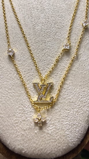 سلسال LOUIS VUITTON ذهبي