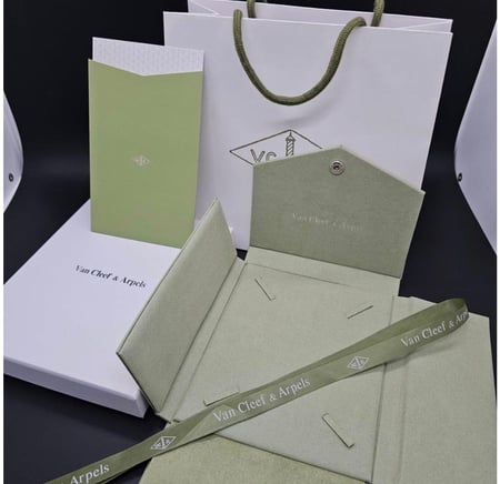 سلسال فينتاج ألامبرا من van cleef