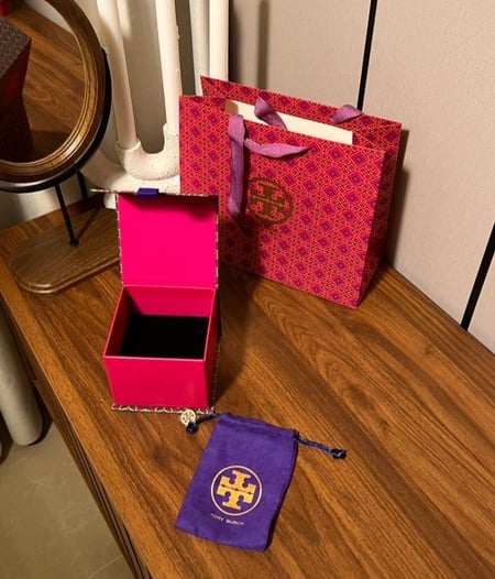 إسوارة TORY BURCH مقاس 14 سم معدن ذهبي