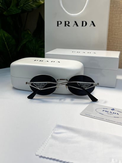 نظارة PRADA - إطار فضي -  عدسة أسود