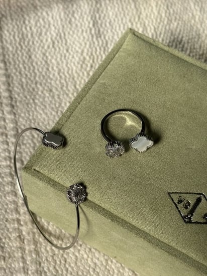 اساور VALENTINO ذهبي