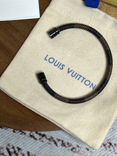 إسوارة LOUIS VUITTON جلد ومعدن ذهبي