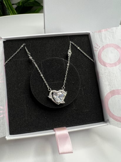 سلسال باندورا PANDORA فضي كرستالة ابيض