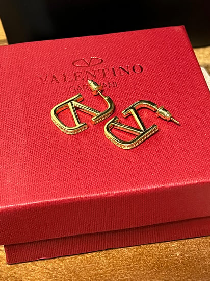 حلق VALENTINO ذهبي