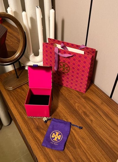 إسوارة TORY BURCH مقاس 14 سم معدن ذهبي